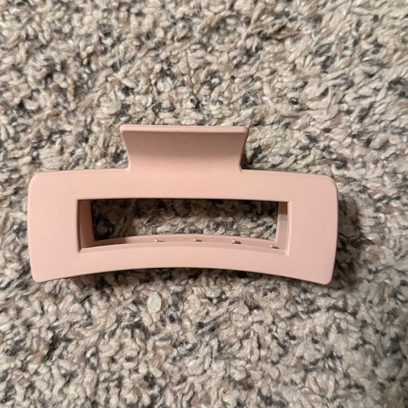 Set of Three Hair Claw Clips in Neutral Tones - Picture 3 of 4